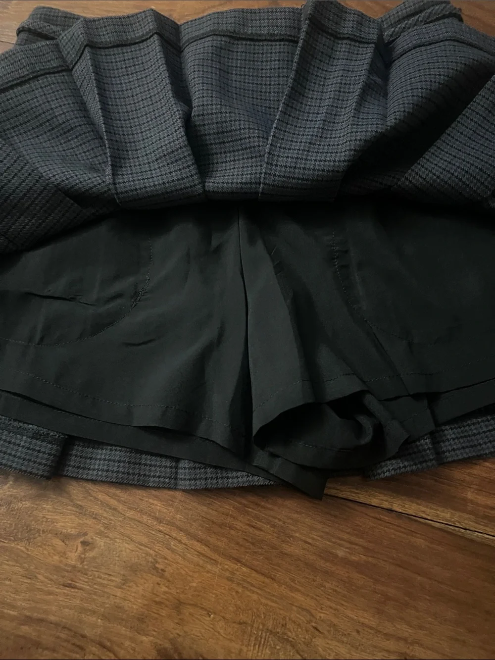 Zara girl’s Pleated Mini Skirt in Dark Gray Plaid